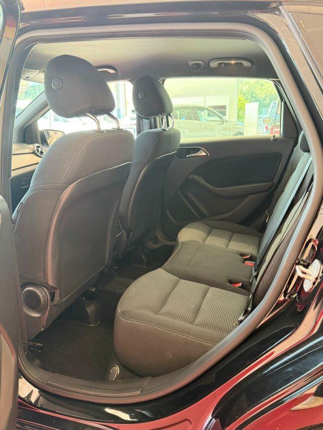 MERCEDES-BENZ B 180 d Executive