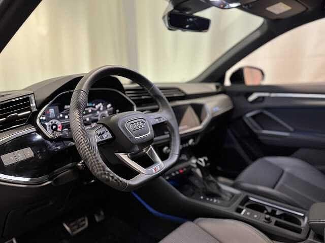 Audi Q3 40 TDI quattro S tronic Identity Black