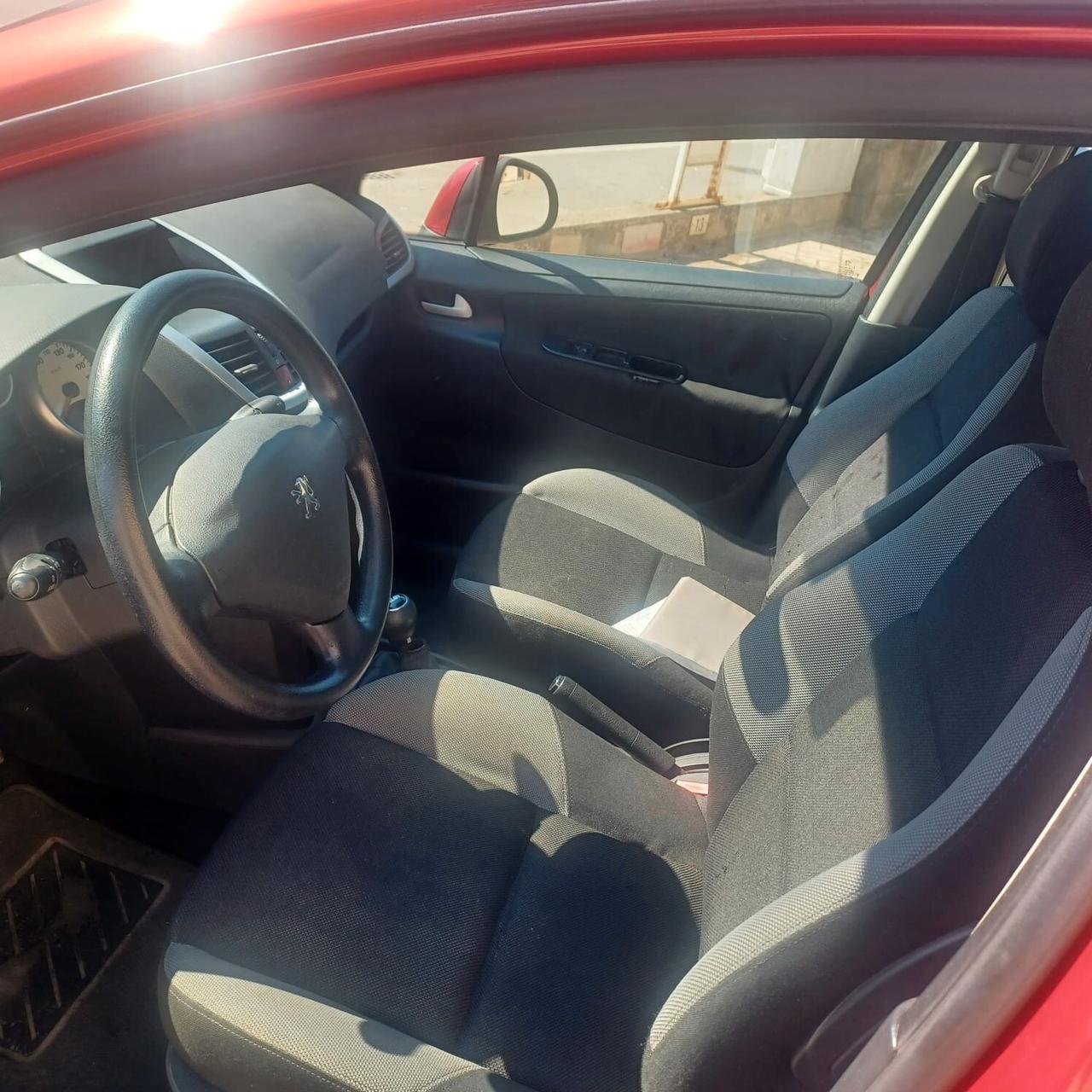 113588KM PEUGETO 207 1.4 HDI NEOPATENTATI
