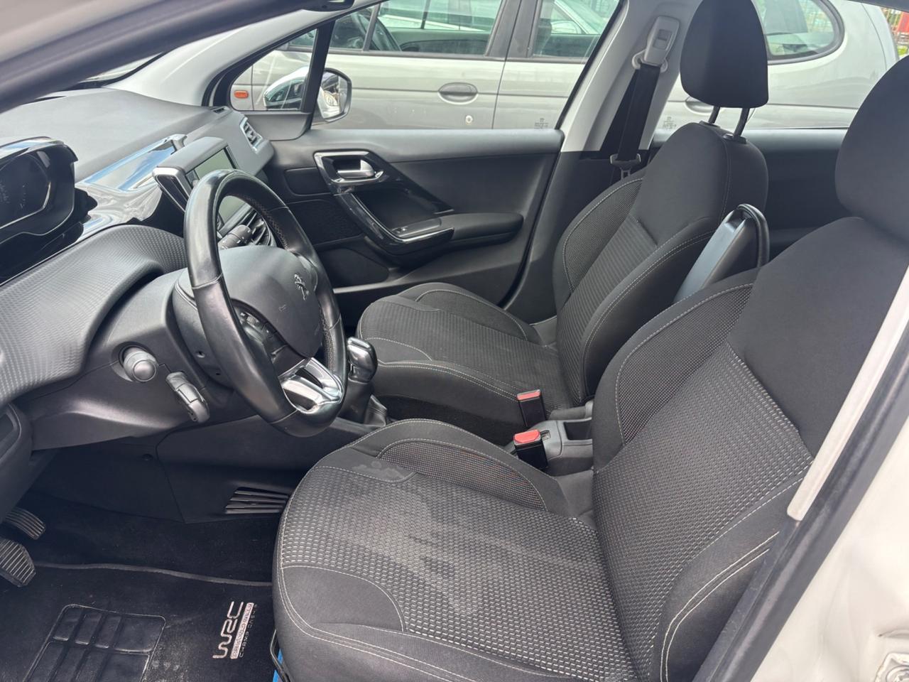 Peugeot 208 PureTech 82 3 porte Allure