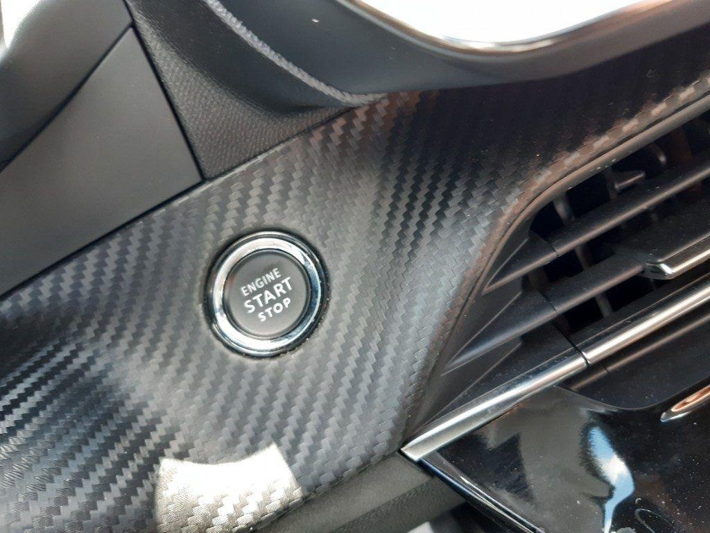 Peugeot 208 motore elettrico 136 CV 5 porte GT