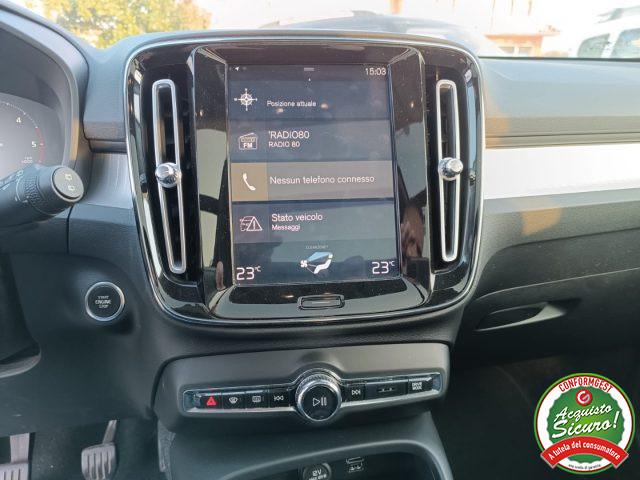 VOLVO XC40 D3 Momentum Navi Pelle Led Tetto Panoramico