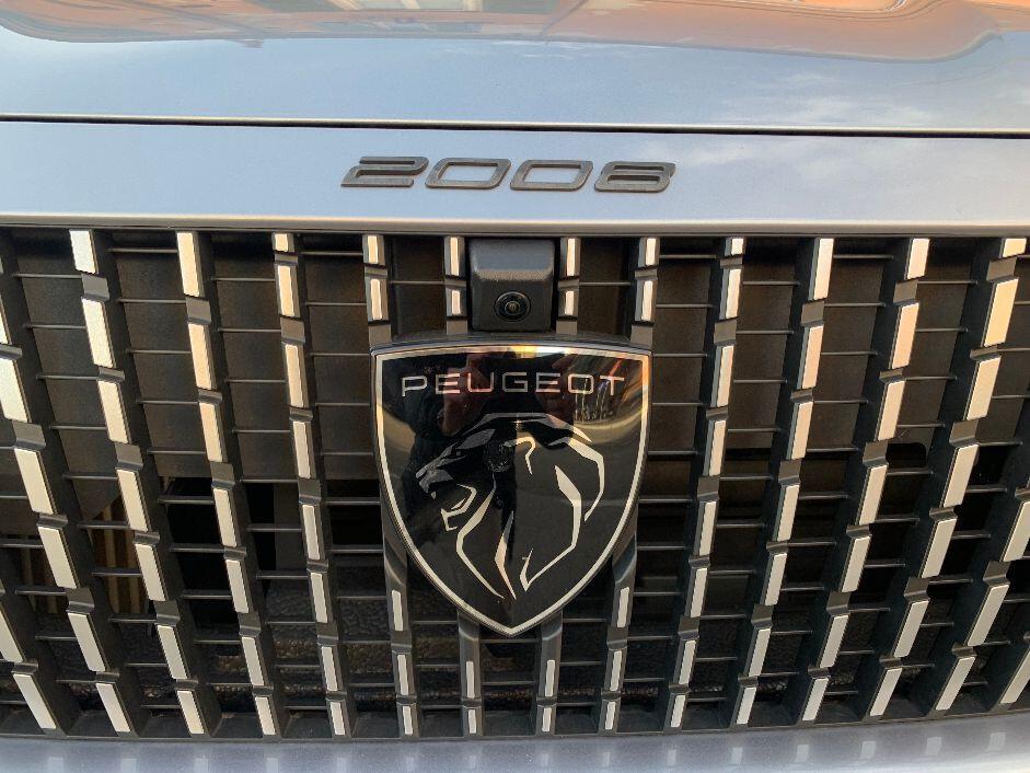 Peugeot 2008 PureTech 100 S&S Allure, SOLO KM 8.800!!!!!!!!!!!!!!