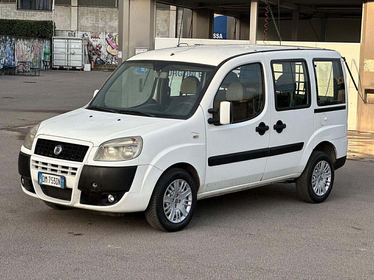 Fiat doblo 5 posti anno 2008 autocarro