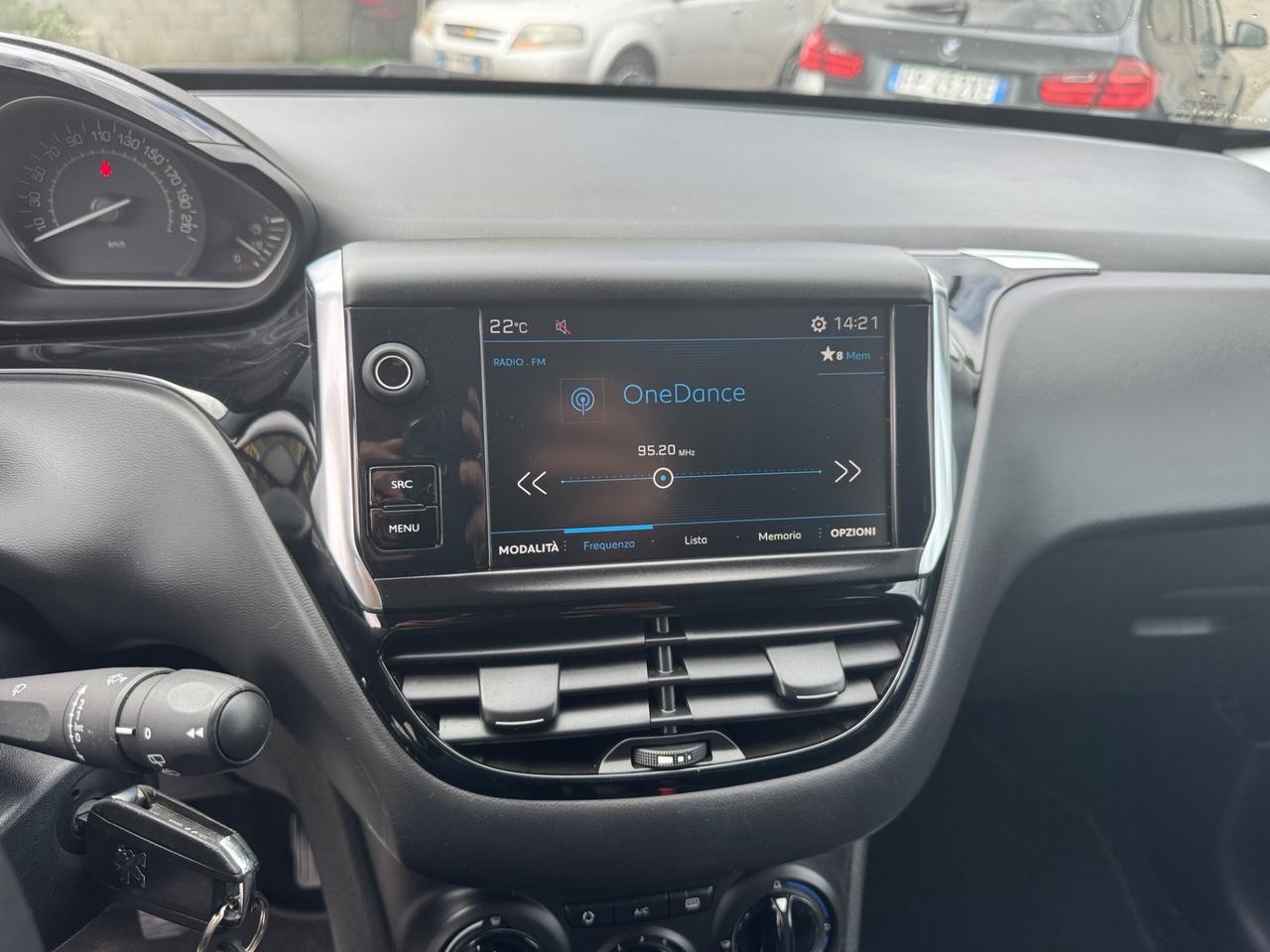 Peugeot 208 PureTech 82 5 porte neopatentati