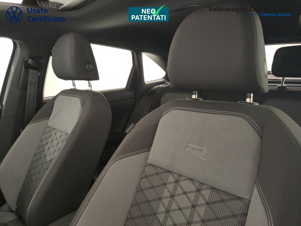 Volkswagen Taigo 1.0 tsi r-line 110cv dsg