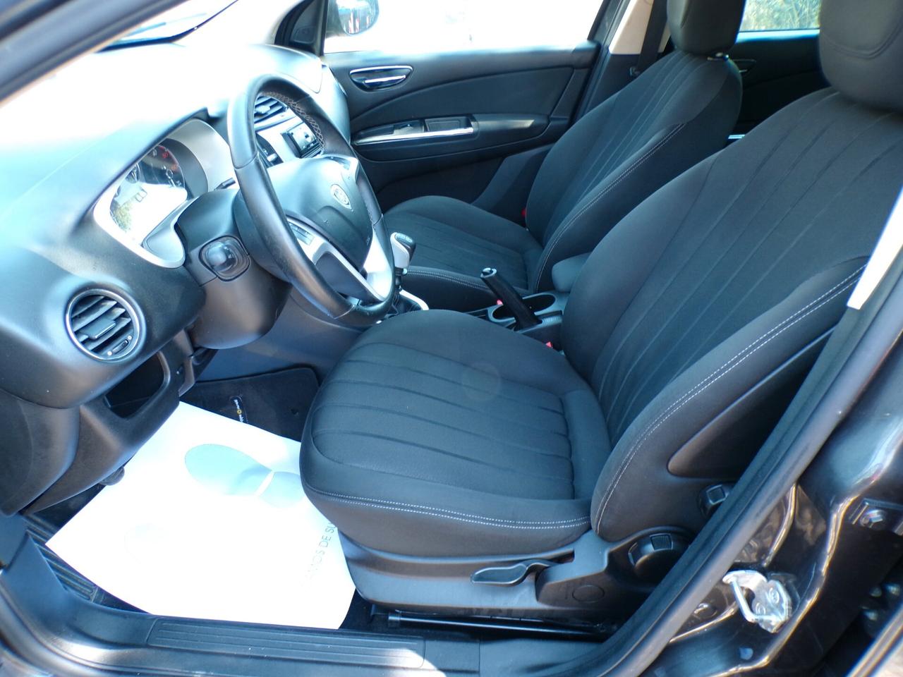 Lancia Delta 1.6 MJT DPF Silver