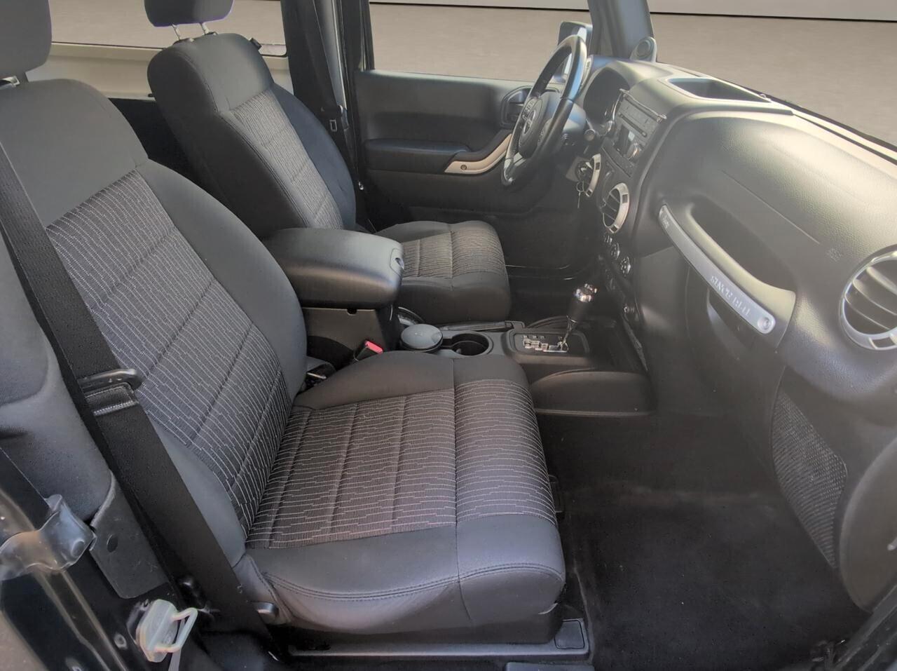 Jeep Wrangler 2.8 CRD AUTOM 4X4 SAHARA