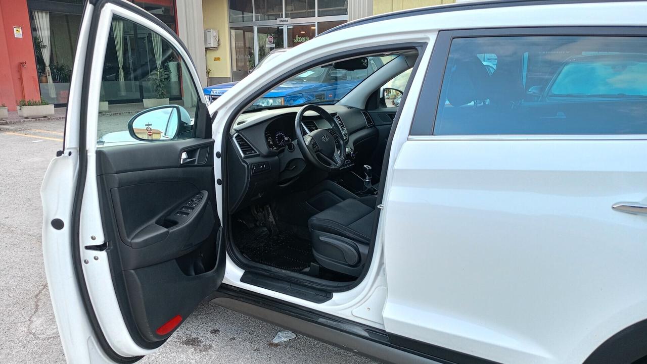 Hyundai TUCSON 1.7 CRDi 2WD Xpossible