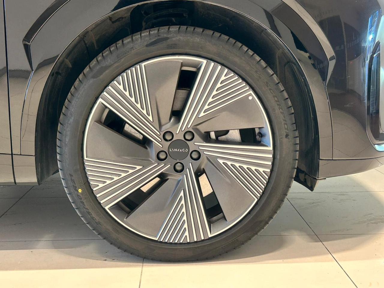 Lynk&co 08 PHEV More