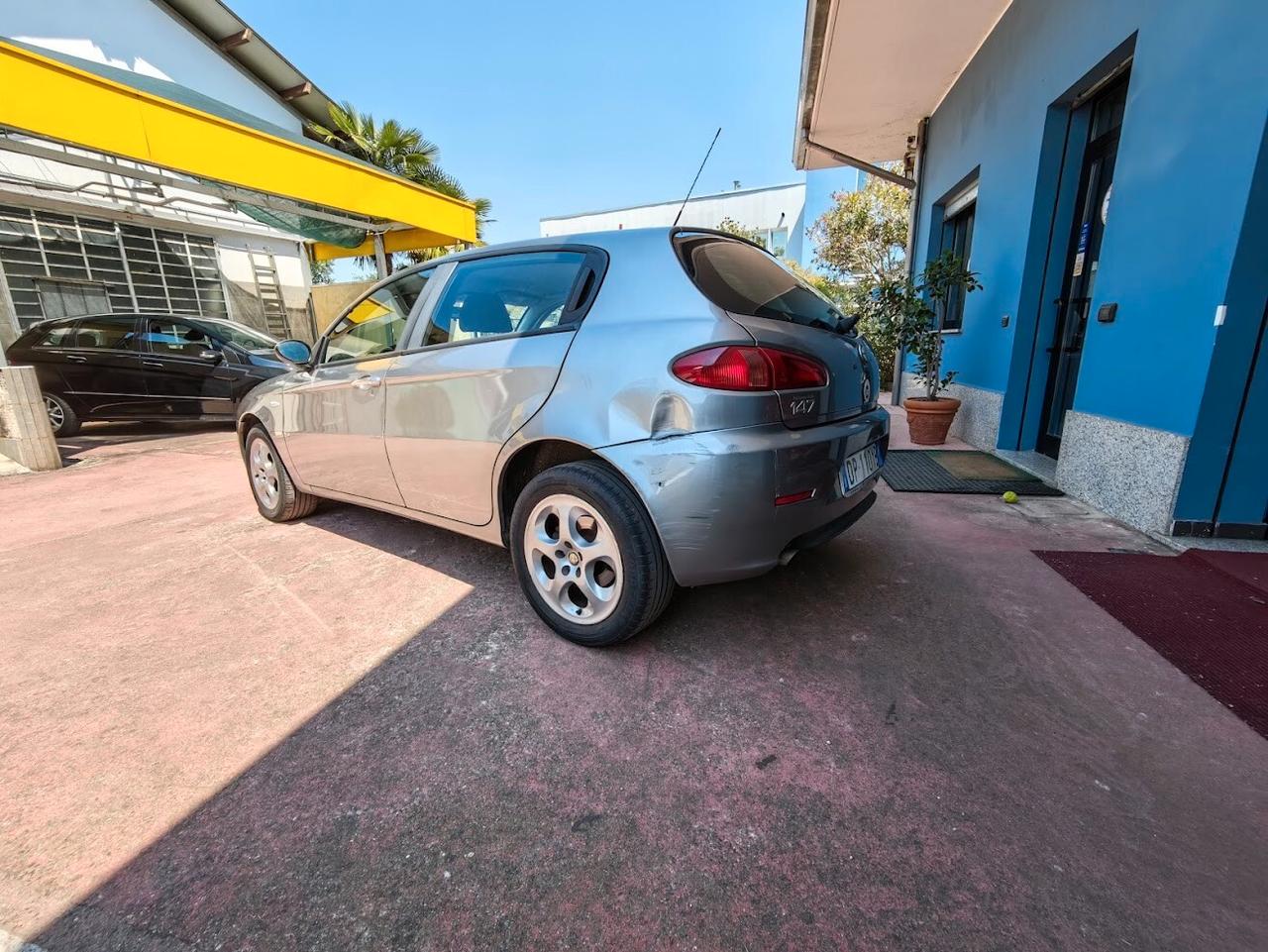 Alfa Romeo 147 1.6 16V TS (105) 5 porte Black Line