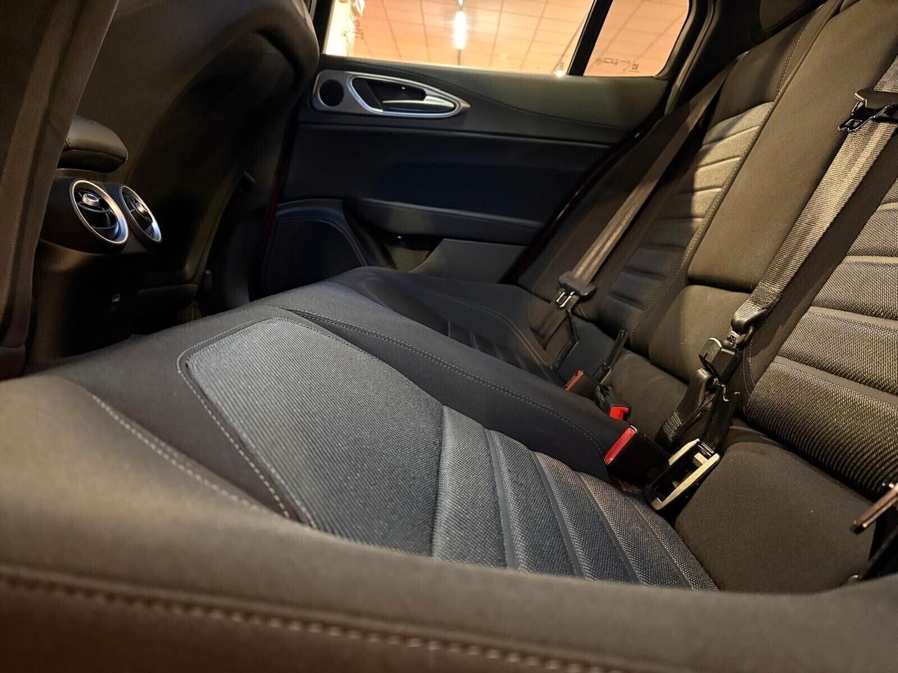 Alfa Romeo Giulia SPRINT 2.0 Turbo 280 CV AT8 AWD Q4 SPOTICAR