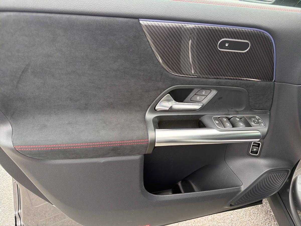 Mercedes-Benz GLA 180