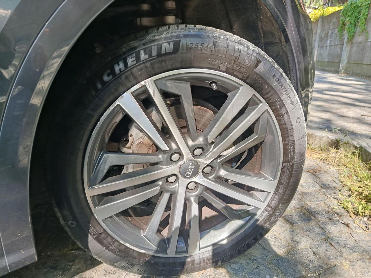 Audi Q5 S Line Plus 2.0 40 TDI #10559