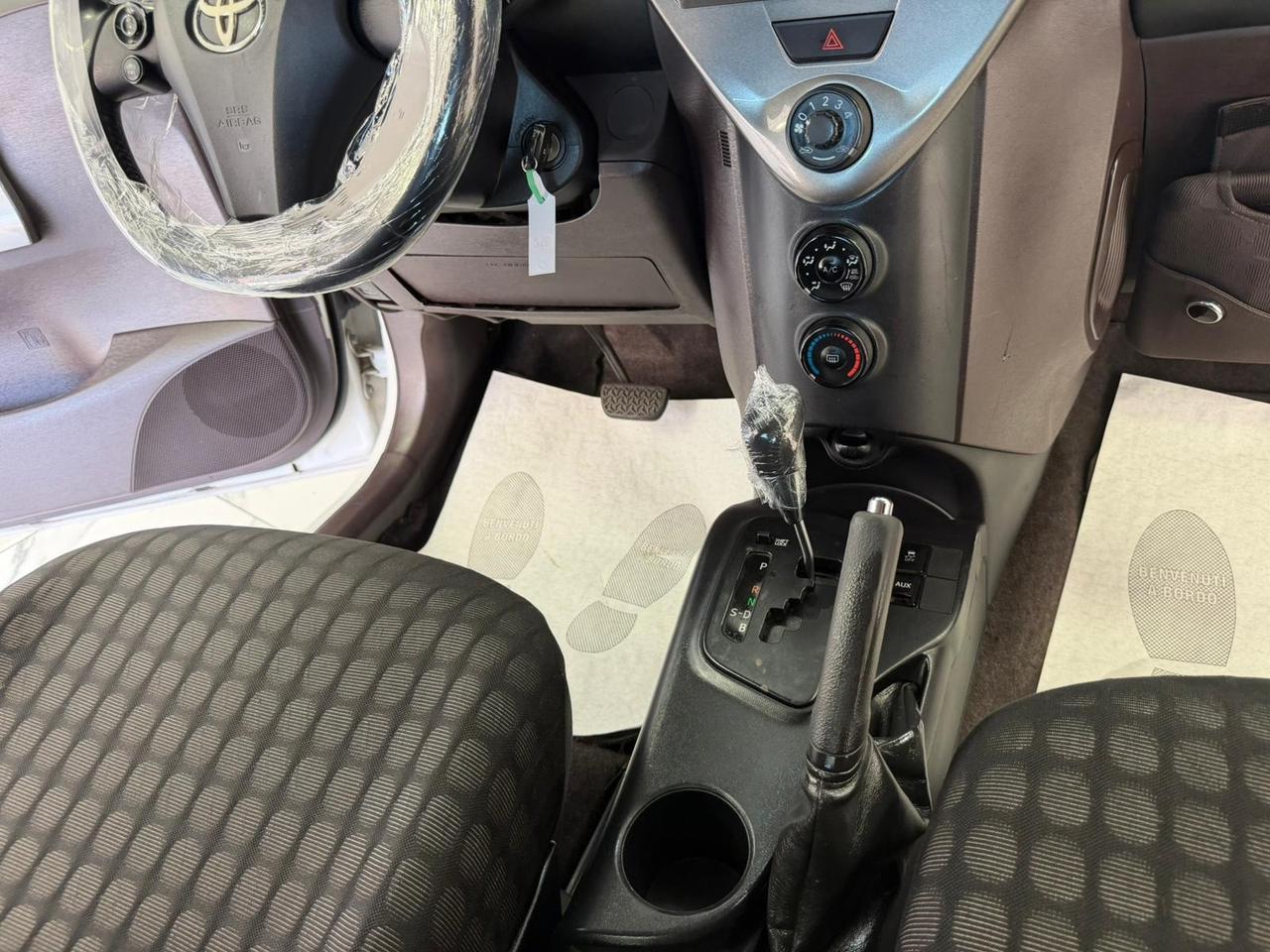 Toyota iQ 1.3 Executive-AUTOMATICA-2009