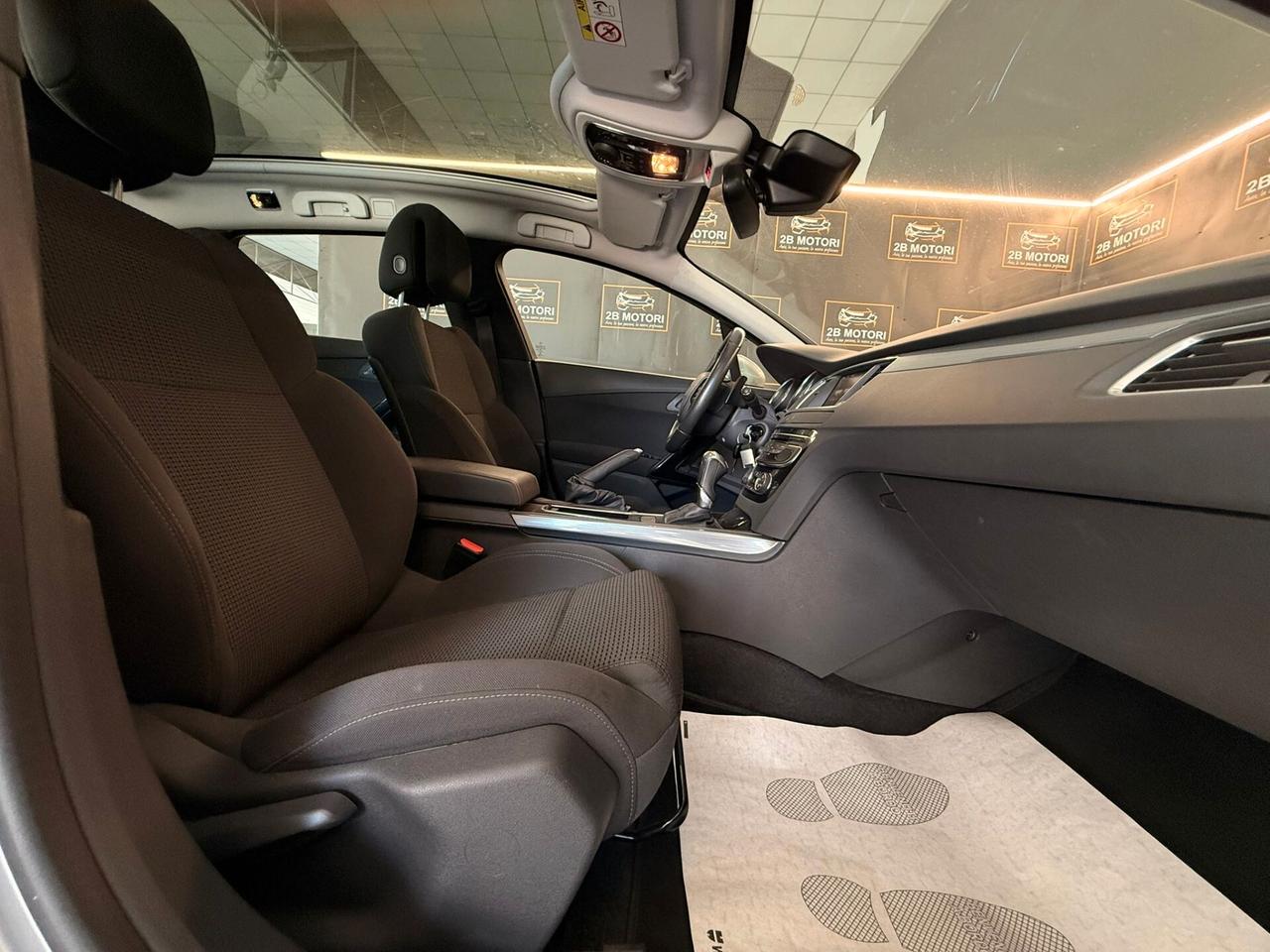 Peugeot 508 BlueHDi 120 EAT6 S&S SW Allure