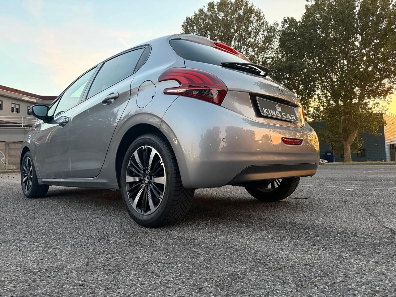 Peugeot 208 PureTech 82 Stop&Start 5 porte Signature