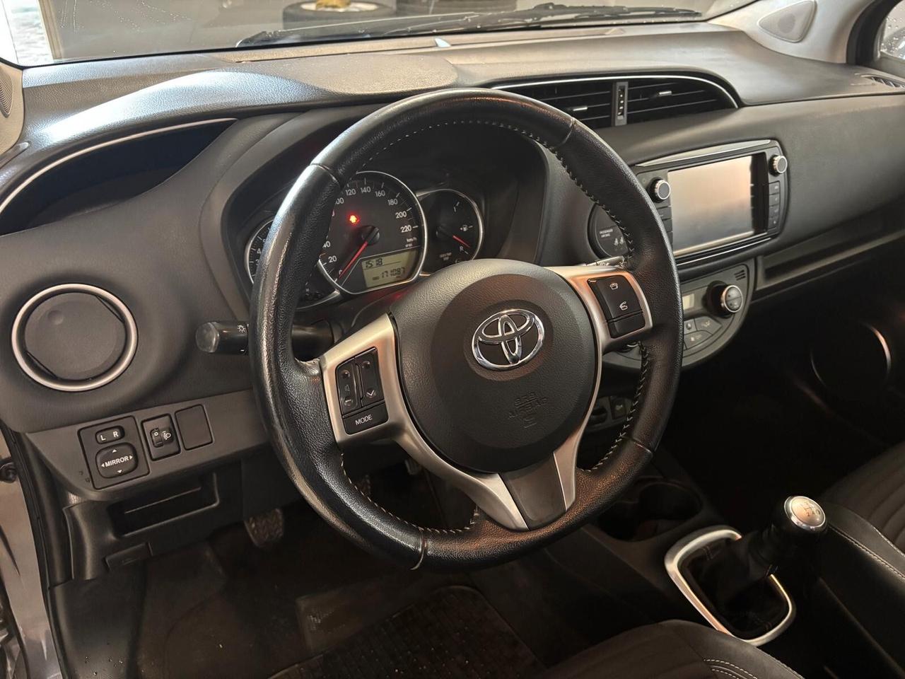 TOYOTA YARIS ANNO 2015 BZ 1.0 ADATTA NEOPATENTATI KM 170 MILA