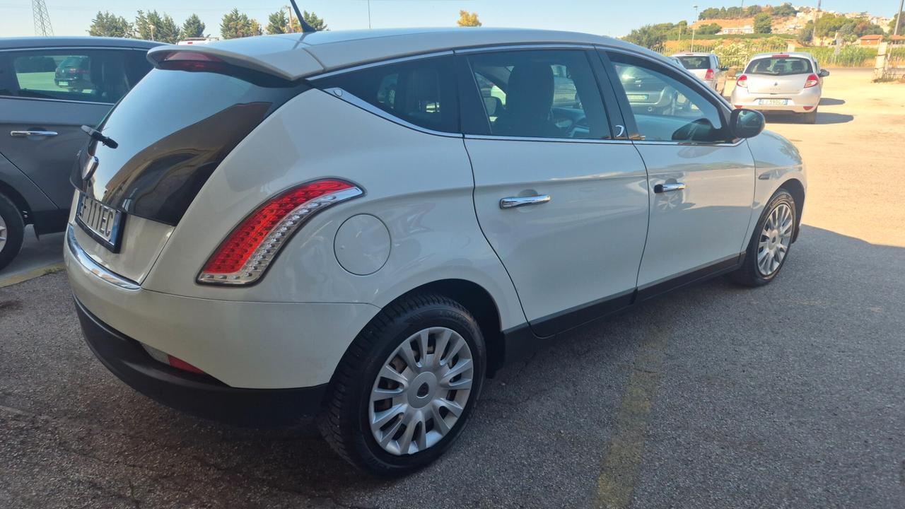 Lancia Delta 1.6 MJT DPF Oro