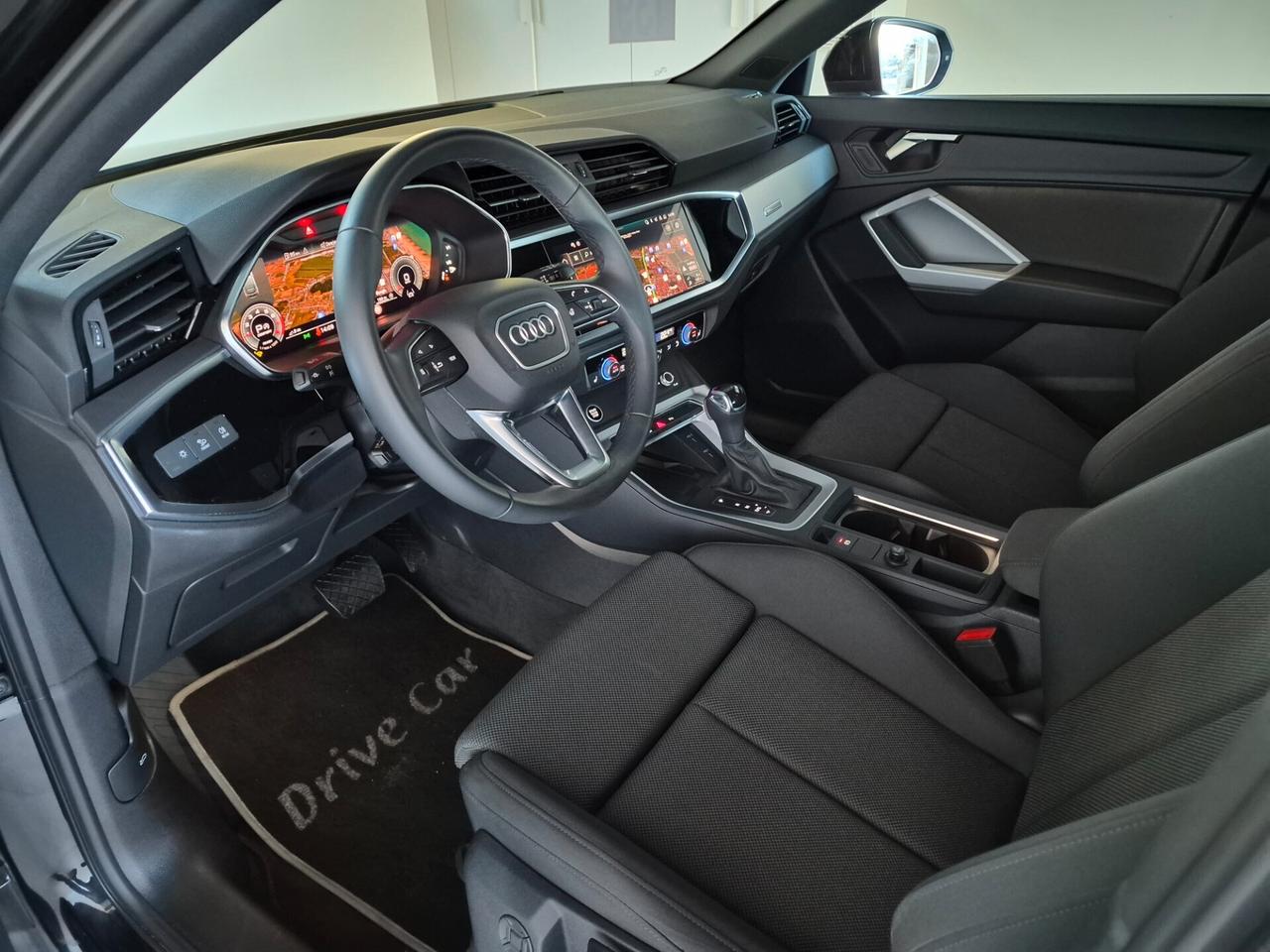 Audi Q3 SPB 35 1.5 TFSI S LINE EDITION S-TRONIC LED NAVI BLACK PACK APPLE CAR PLAY/ANDROID AUTO RETROCAM. C 18" ACC SED. RISC.
