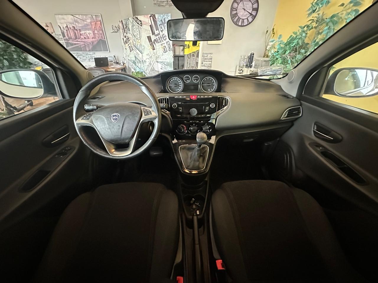 Lancia Ypsilon 0.9benz. Cambio automatico Gold