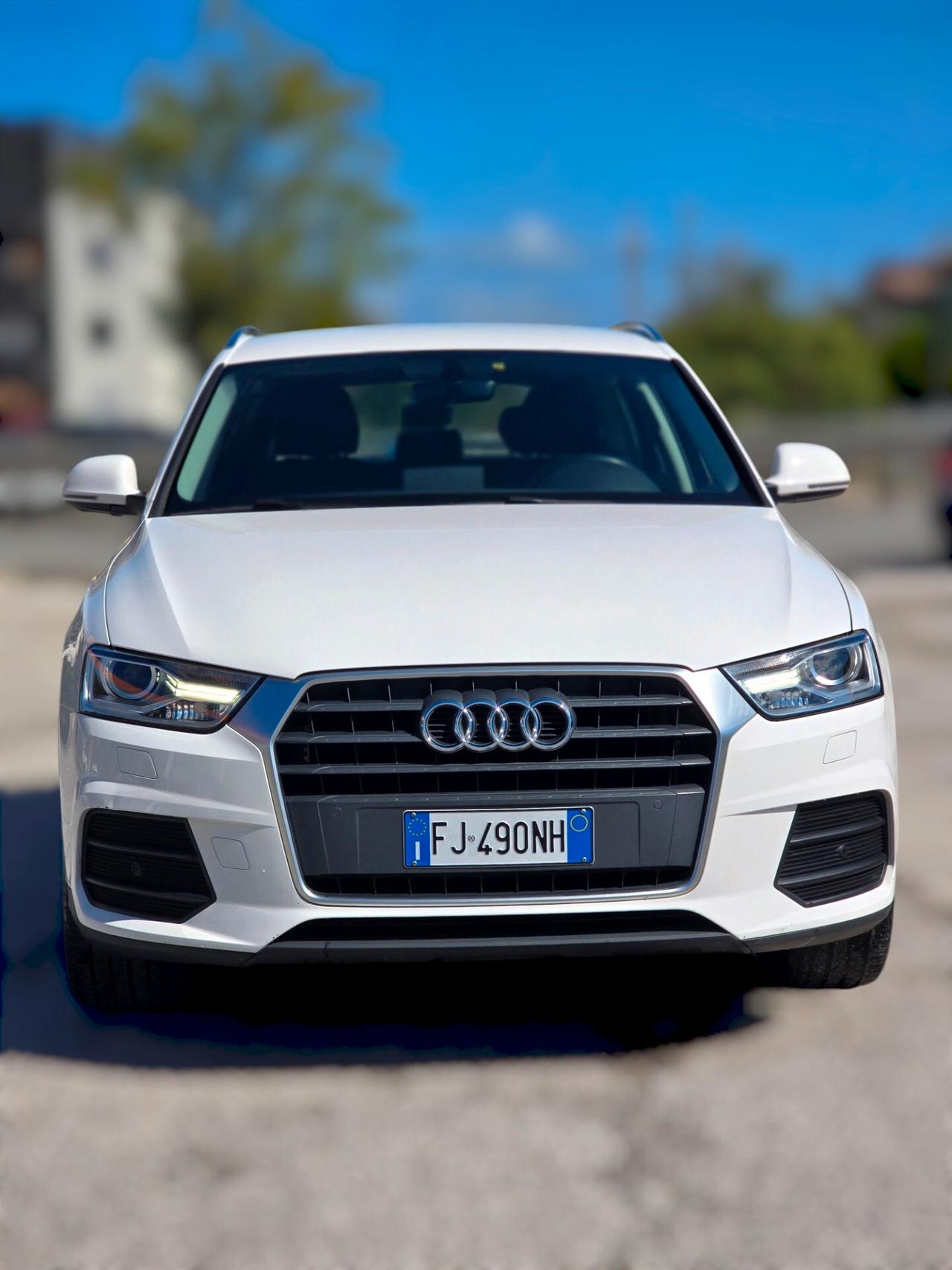 Audi Q3 2.0 TDI 120 CV Business