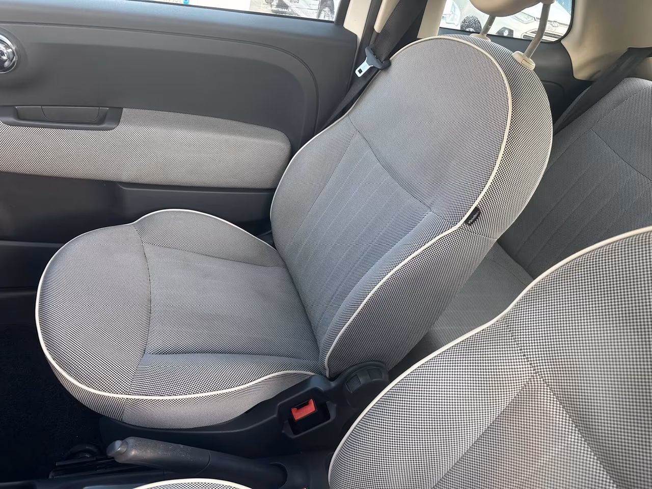 Fiat 500 1.2 Lounge (2009) | OK NEOPATENTATI - Stile Inconfondibile