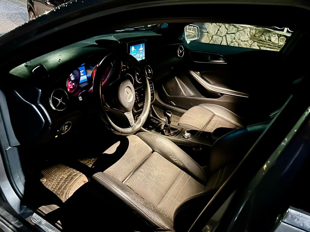 Mercedes-benz A 180 d Premium