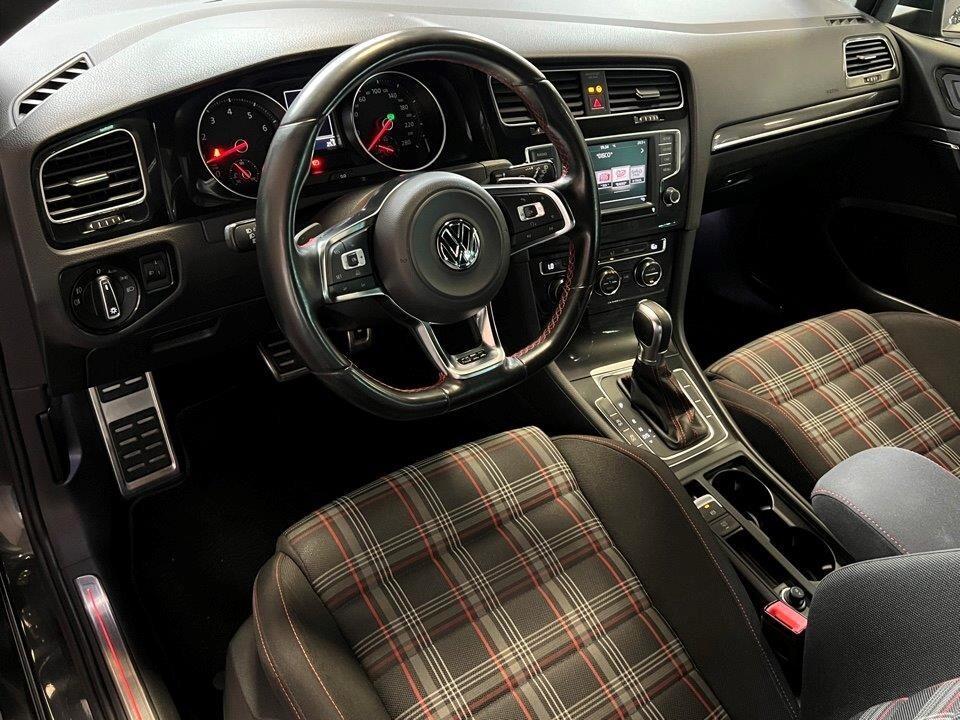 Volkswagen Golf GTI Performance 2.0 TSI DSG 5p
