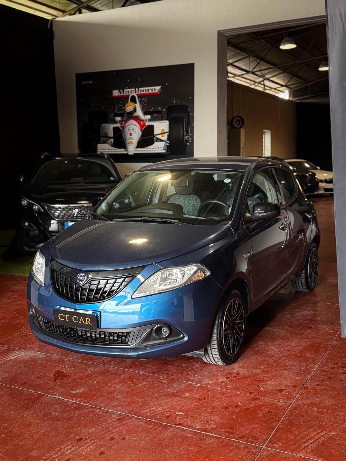 Lancia Ypsilon 1.0 FireFly 5 porte S&S Hybrid Alberta Ferretti