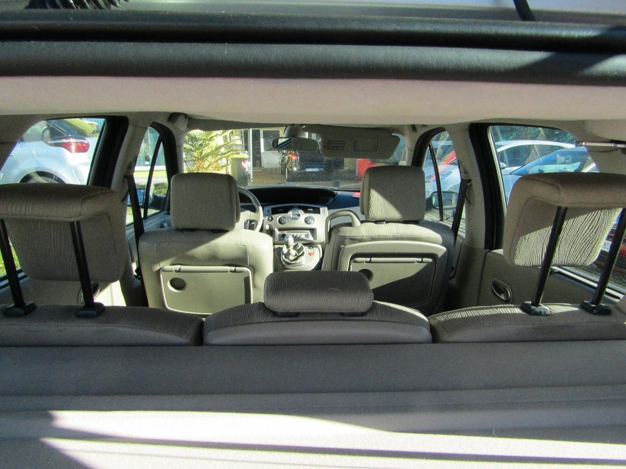 Renault Scénic BZ tagliandata e gommata