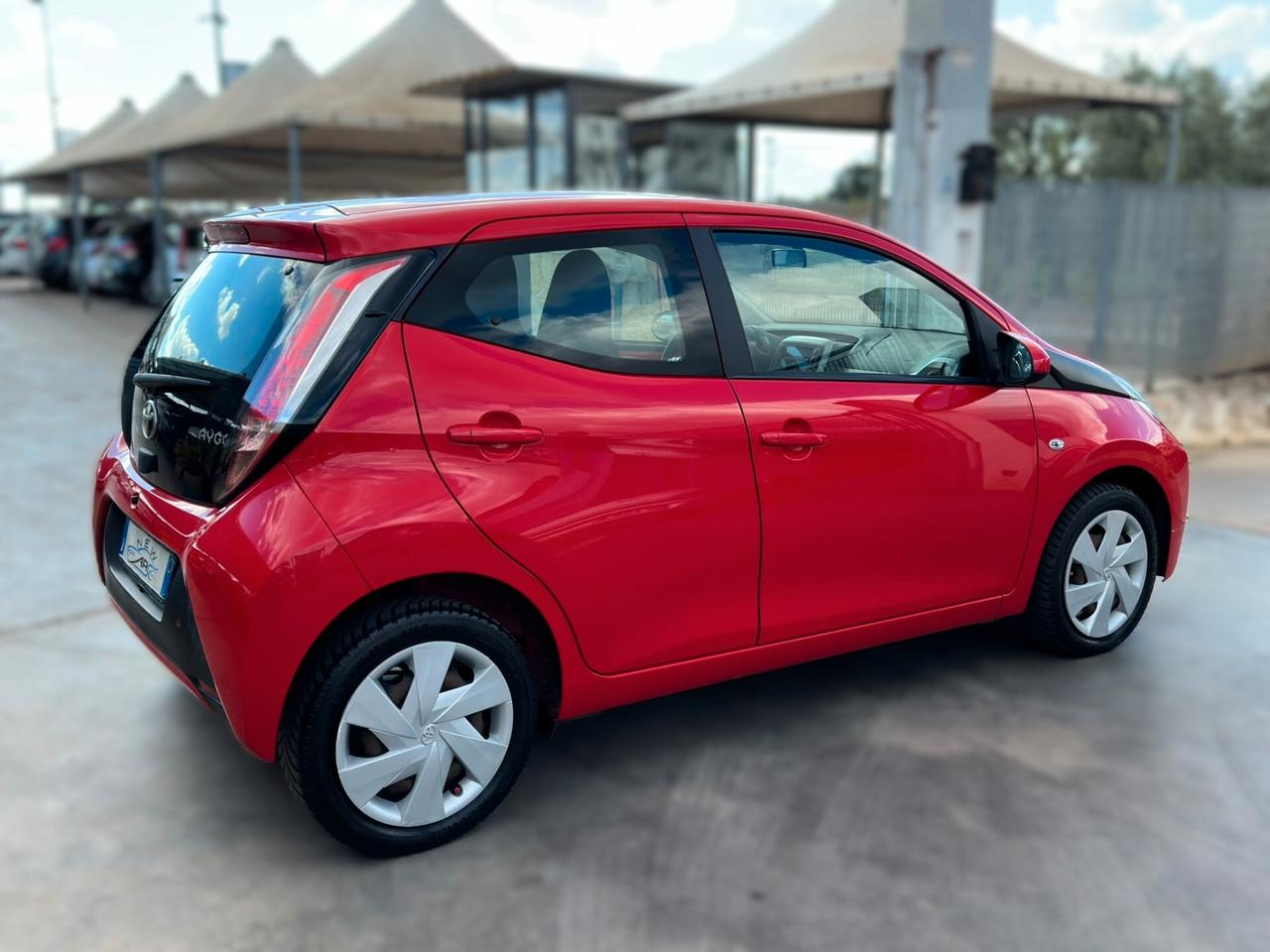 Toyota Aygo 1.0 VVT-i 69 CV 5 porte x-cool TSS