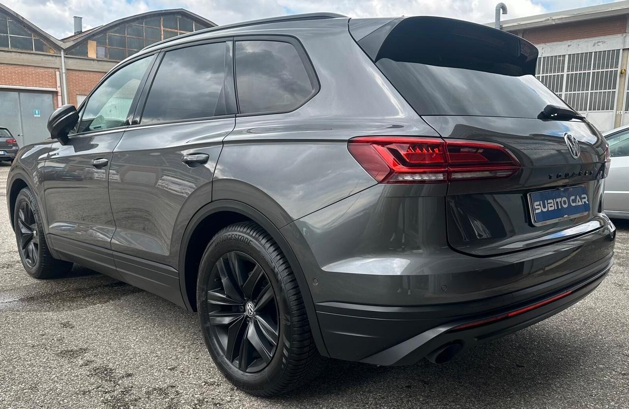 Volkswagen Touareg 3.0 V6 TDI SCR Black Style Tetto Panoramico Pelle Totate Sospensioni Regolabili