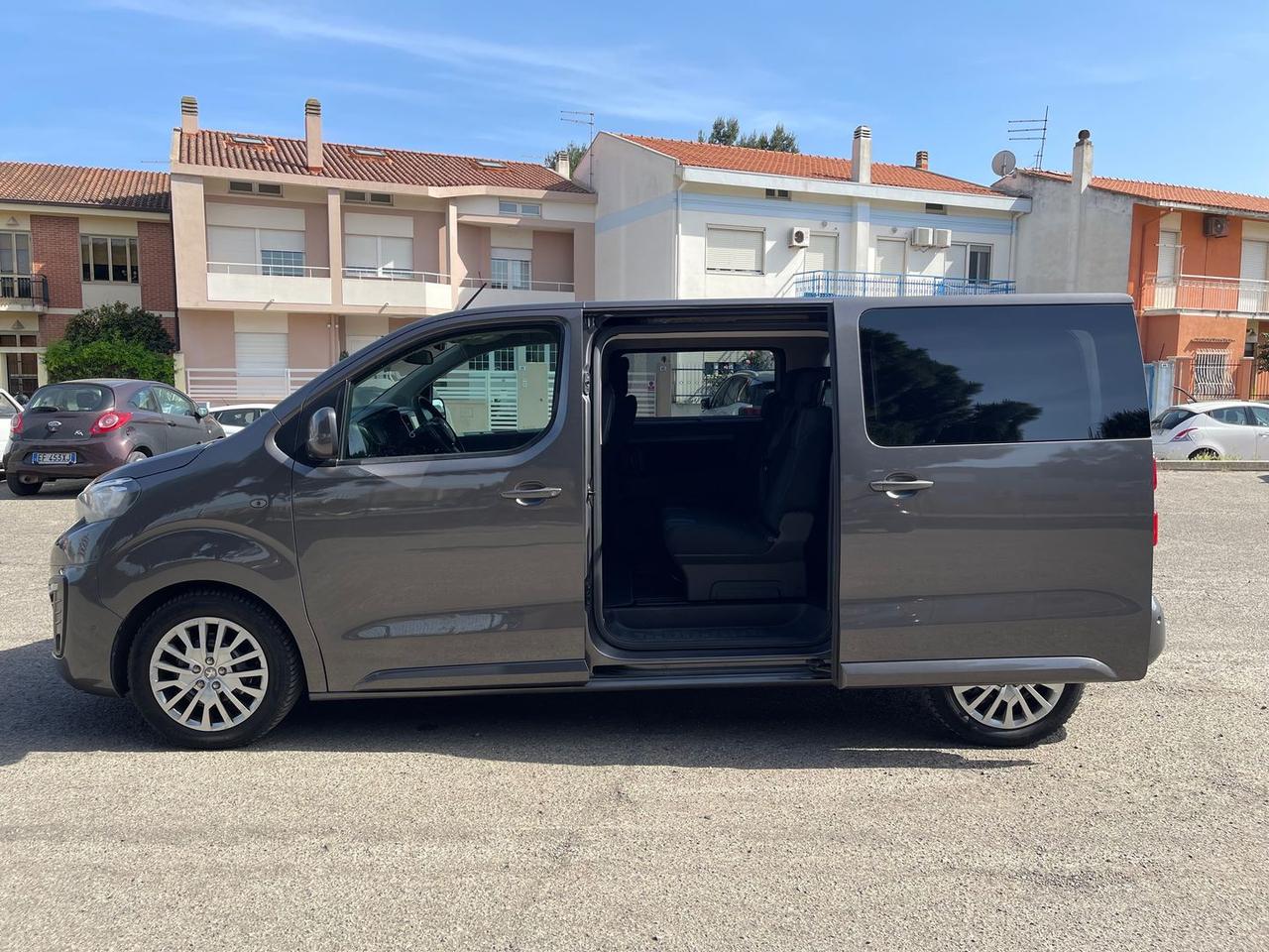 Peugeot Traveller 2.0 Blue HDI Active #10681