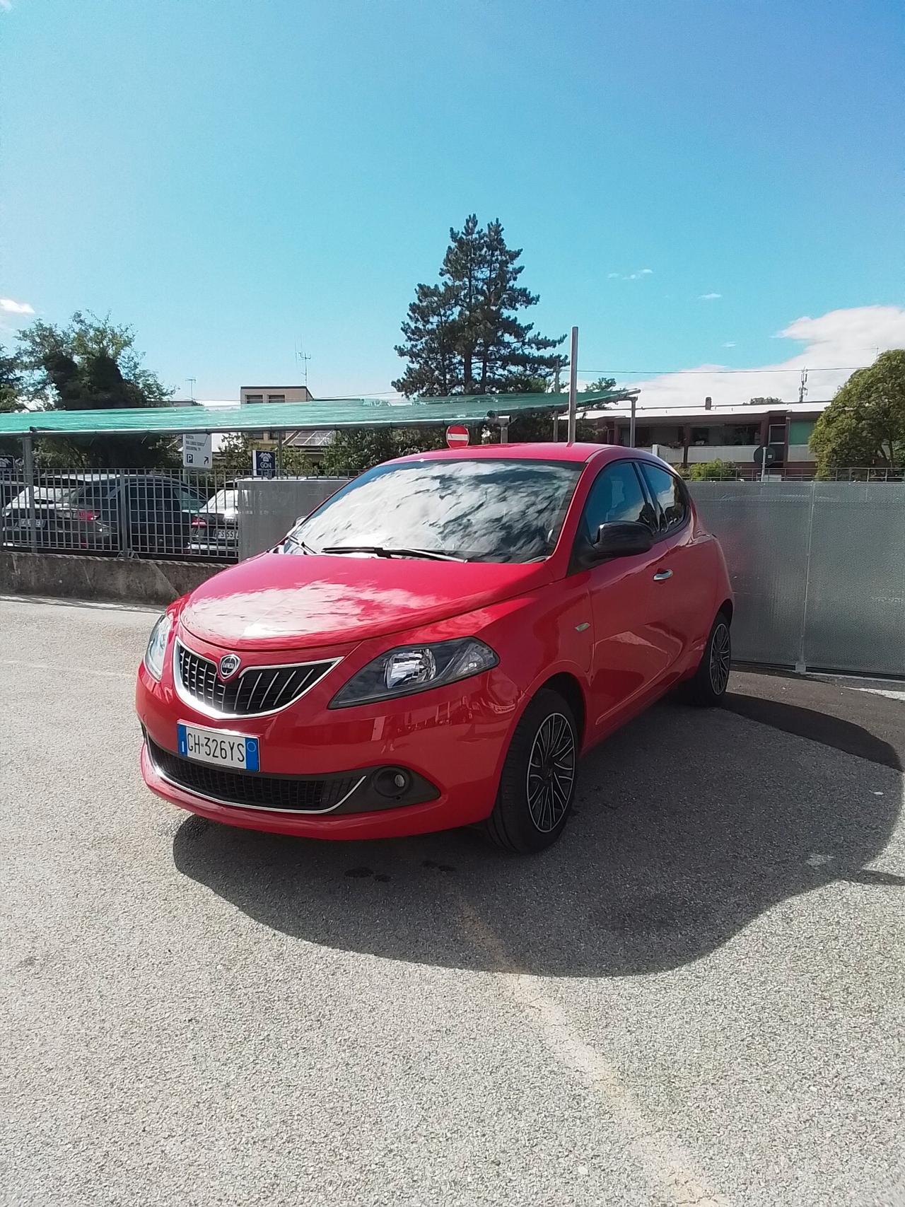 Lancia Ypsilon 1.0 FireFly 5 porte S&S Hybrid Ecochic Gold