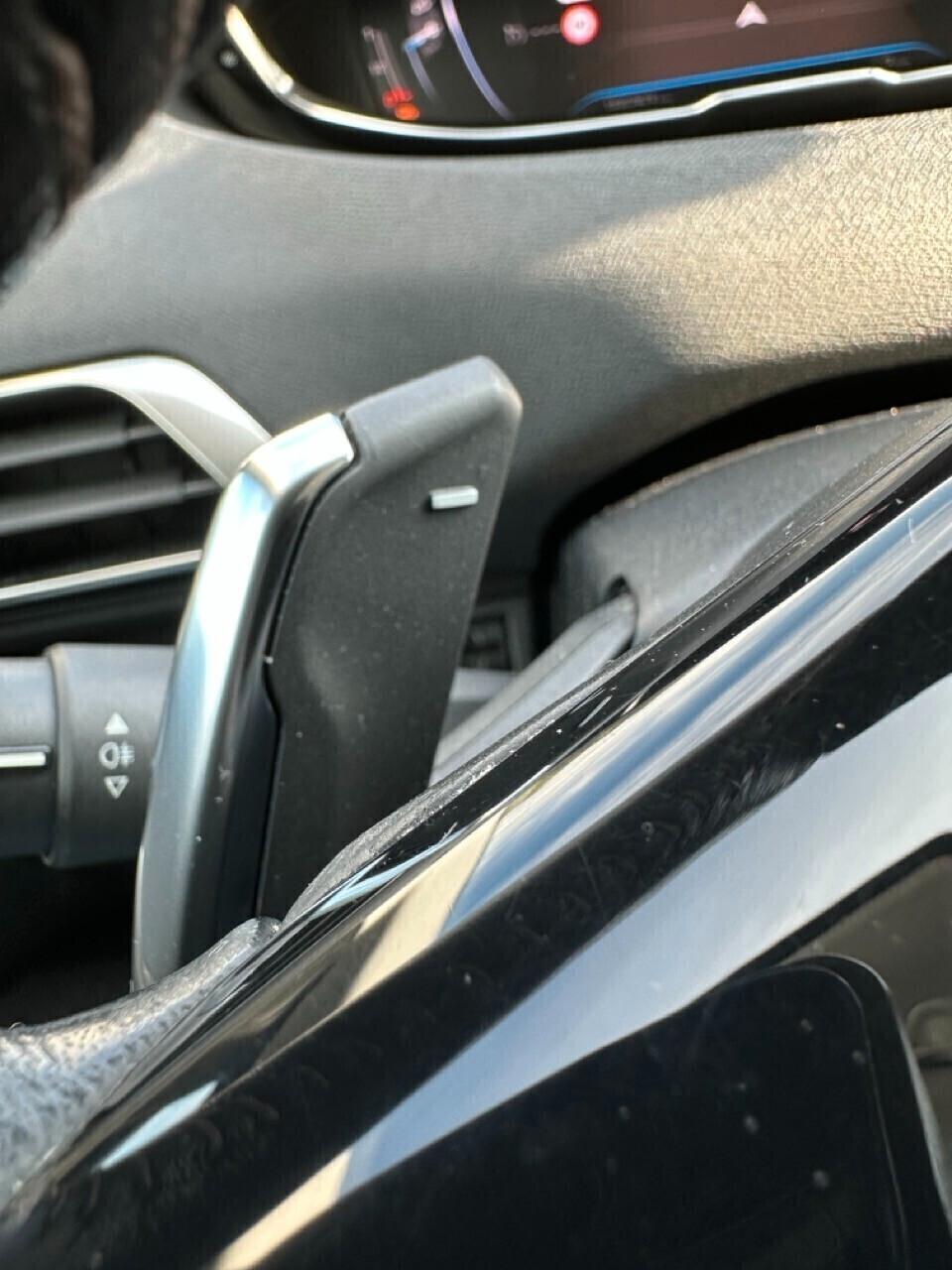 Peugeot 3008 1.5 bluehdi 130CV AT8