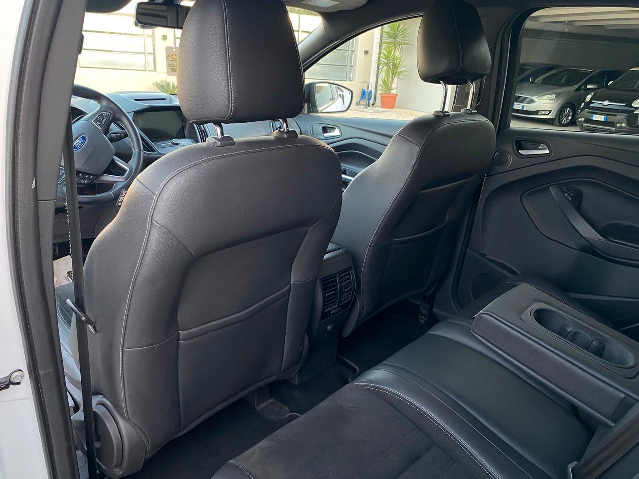 Ford Kuga 1.5 TDCI 120 CV S&S 2WD ST-Line