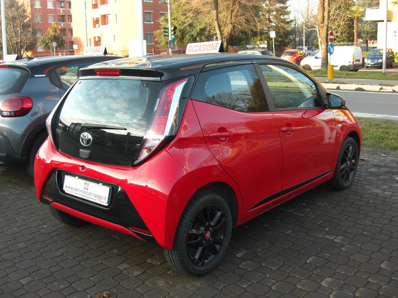 Toyota Aygo 1.0 VVT-i 69 CV 5 porte x-cool TSS