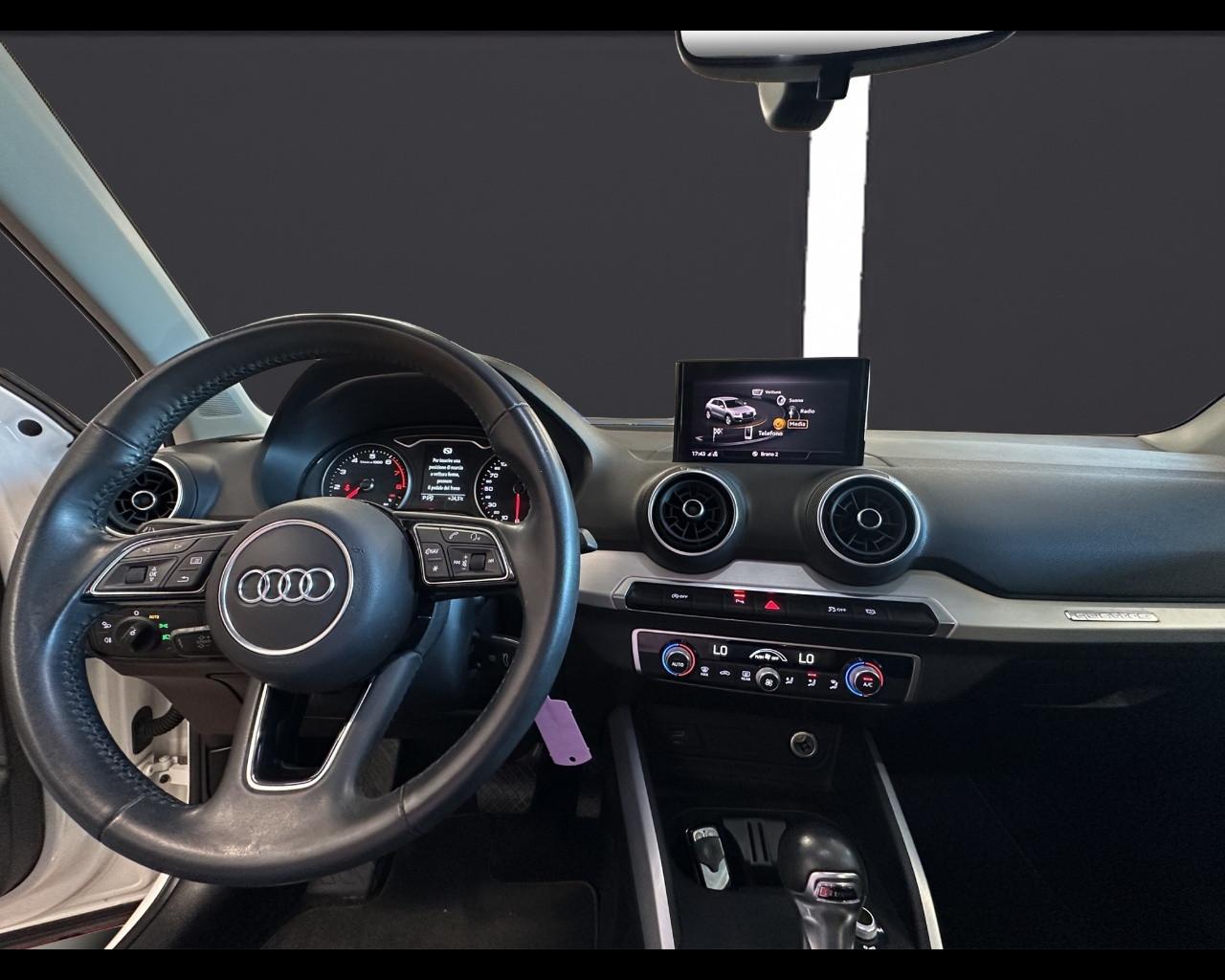 AUDI Q2 - Q2 40 TFSI quattro S tronic Business
