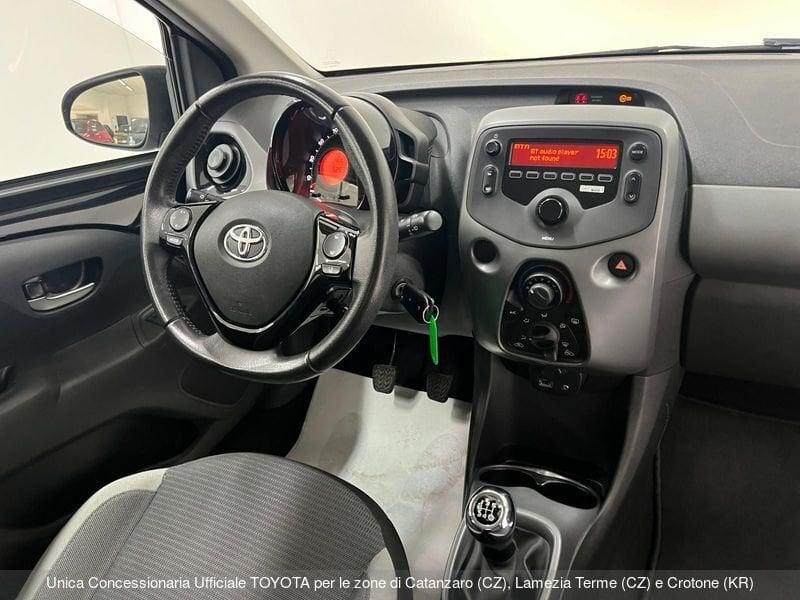 Toyota Aygo Aygo Connect 1.0 VVT-i 72 CV 5 porte x-play