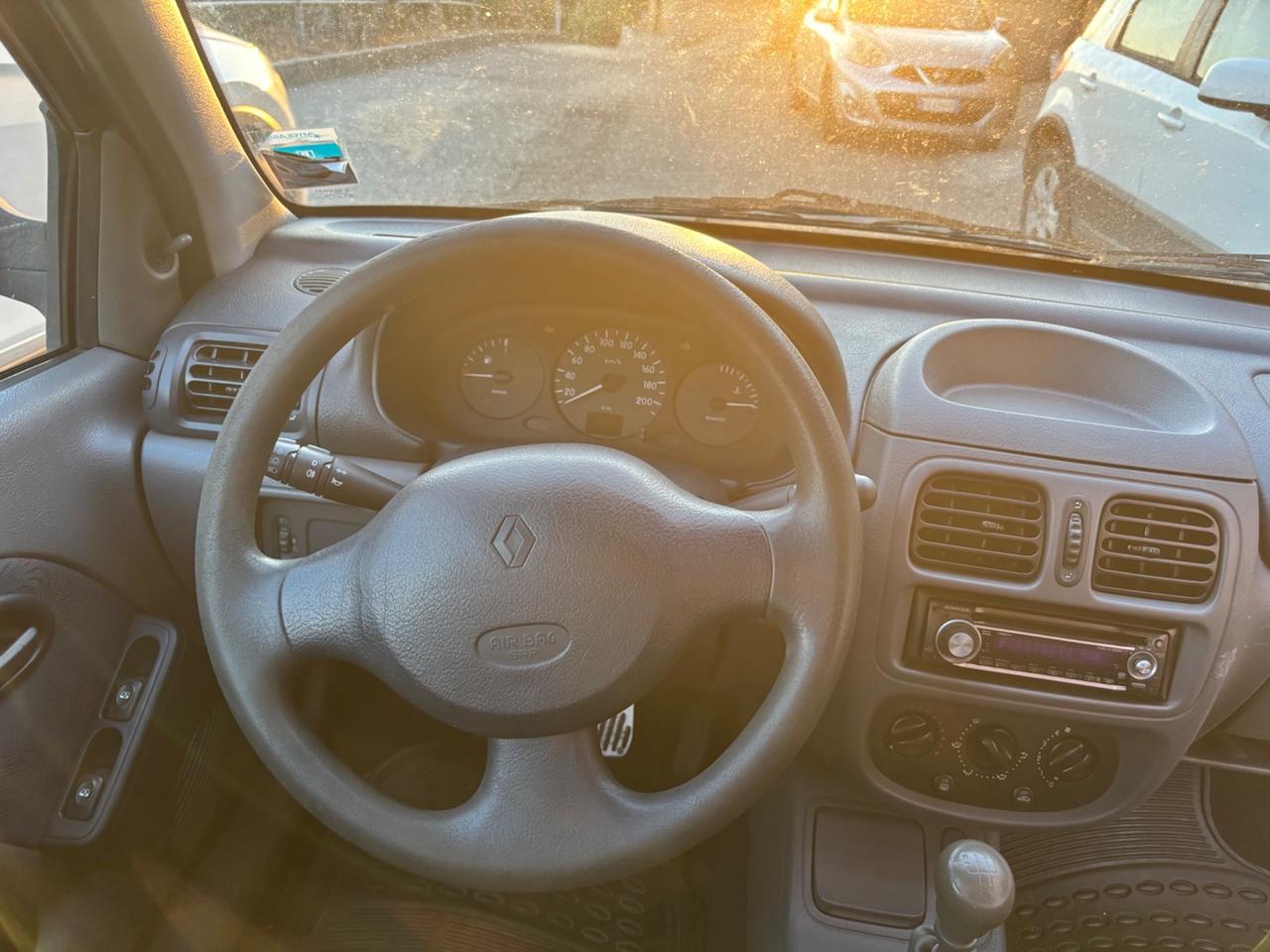 RENAULT CLIO 1.2 CONDIZIONI OTTIME SOLO 120000 KM GUARDA