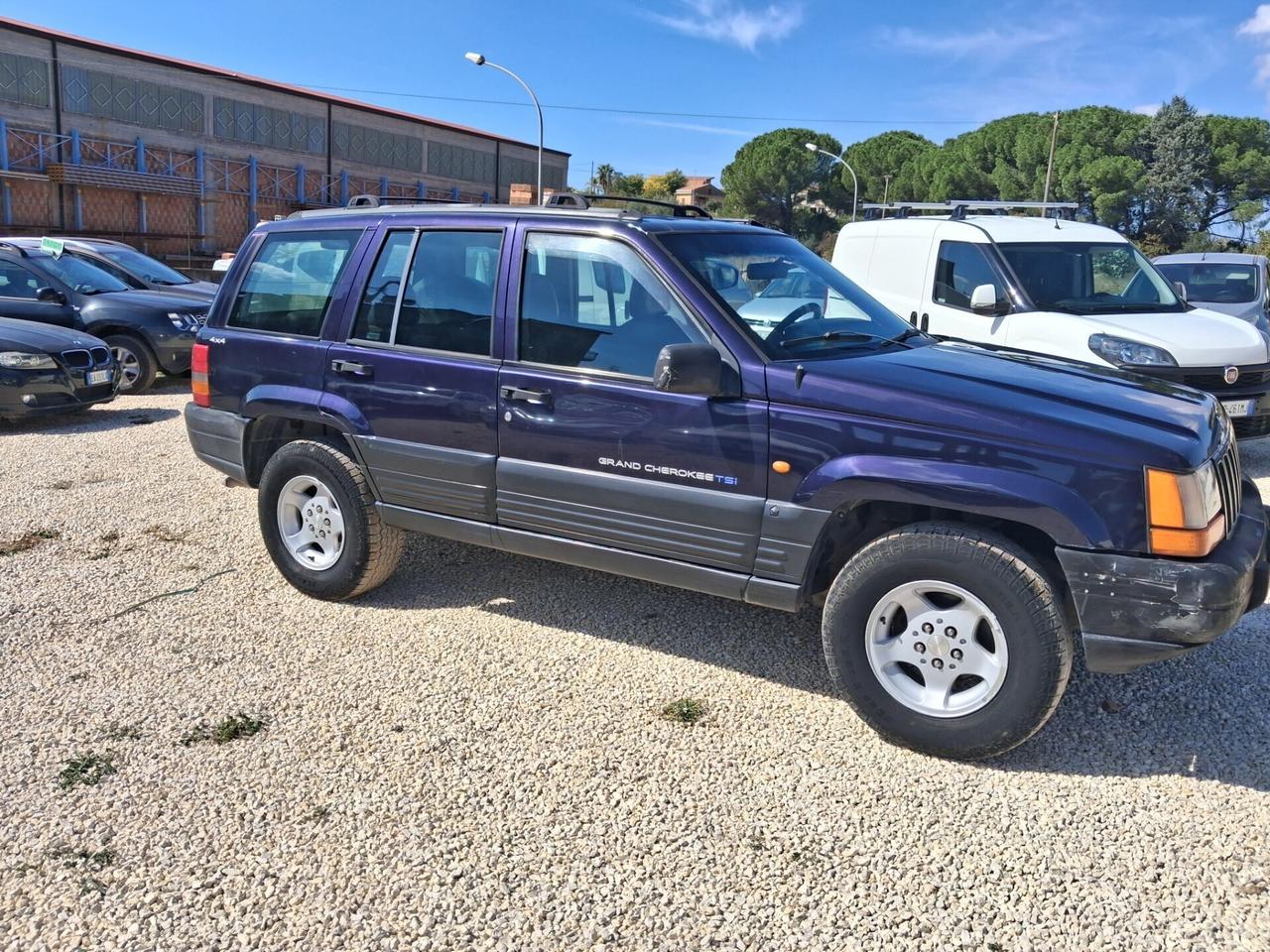 Jeep Cherokee 2.5 TD 5 p. Command-Trac Sport Rubic