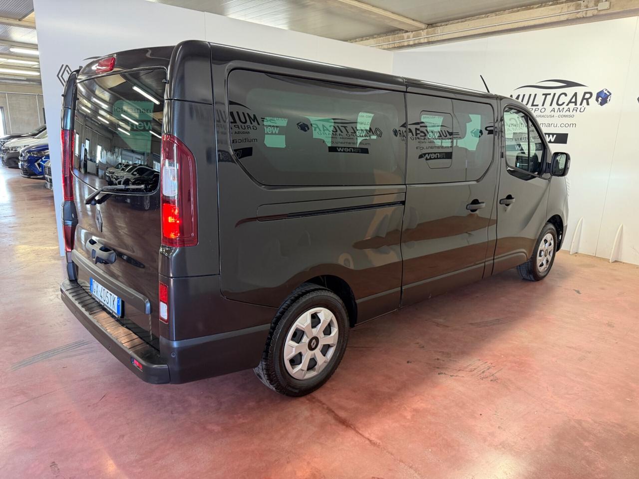 Renault Trafic passenger 9 Posti L2