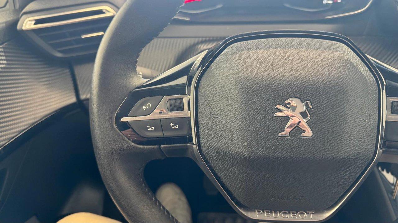 Peugeot 208 1.2 Puretech ALLURE 100 Cv.