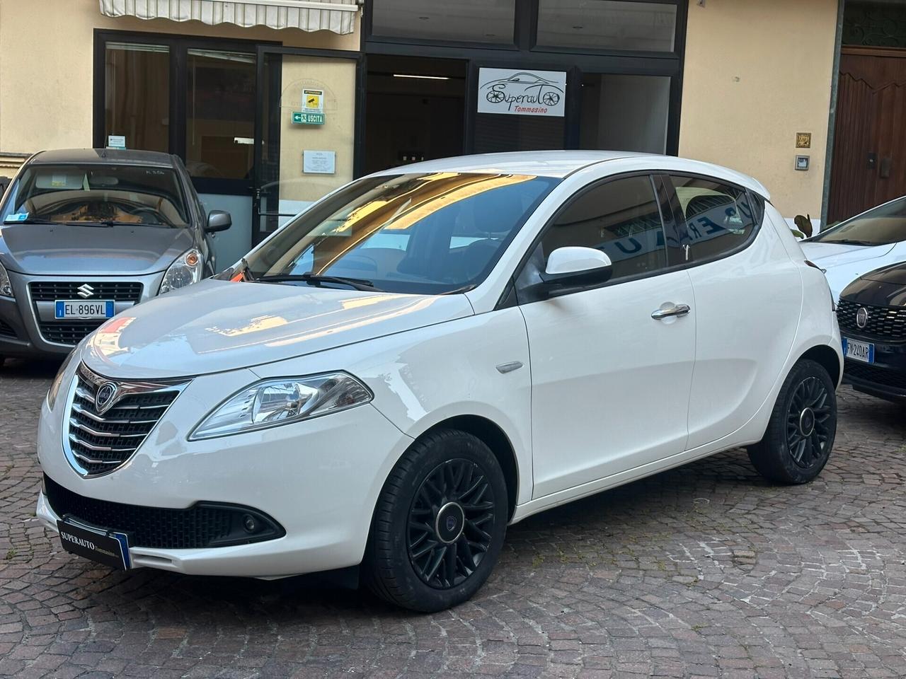Lancia Ypsilon 1.3 MJT 16V 95 CV 5 OK neopatentati