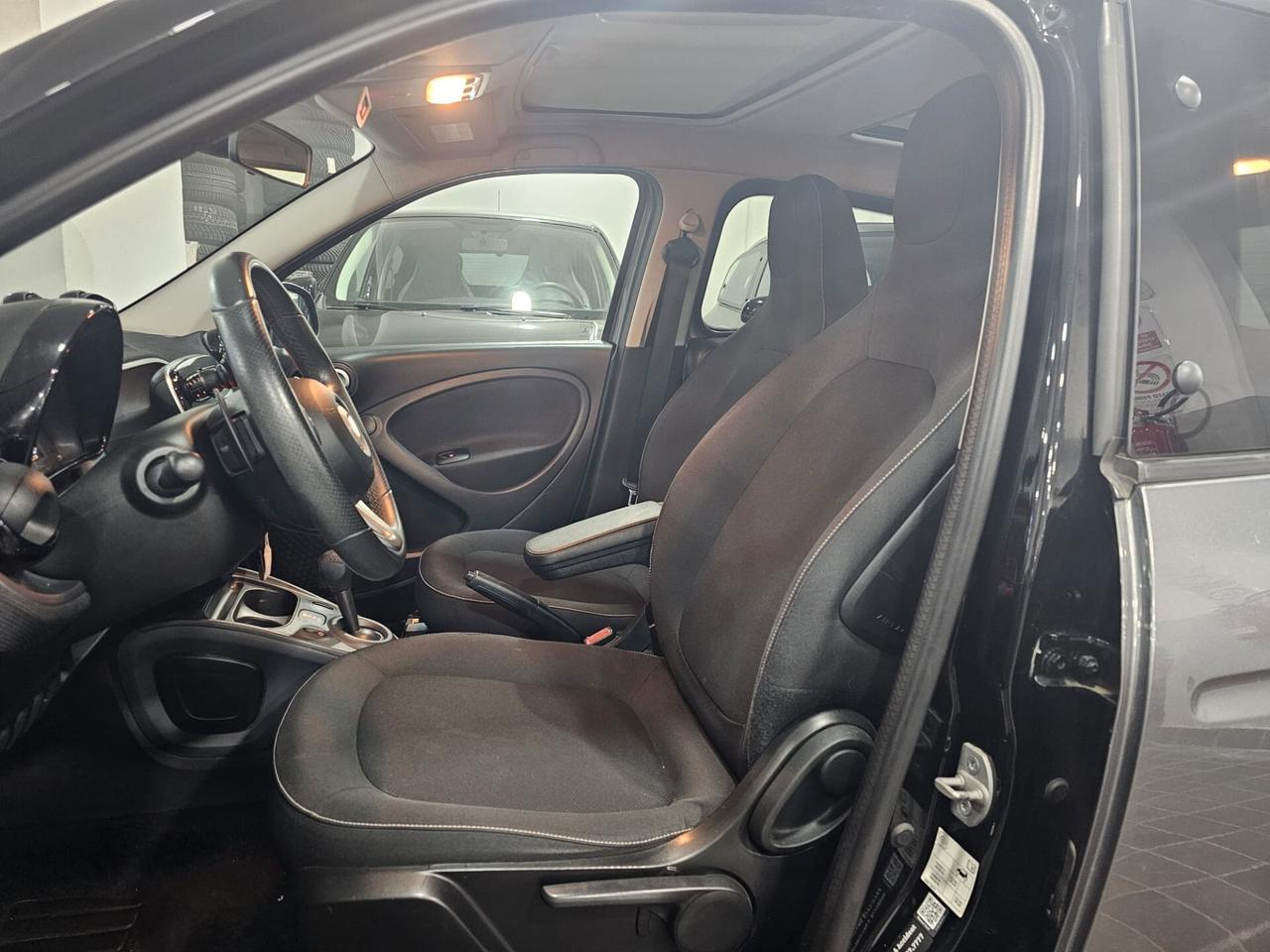 NUOVA SMART FORFOUR IDENTITY BLACK EDITION PASSION 0.9 BENZ 90CV TWINAMIC