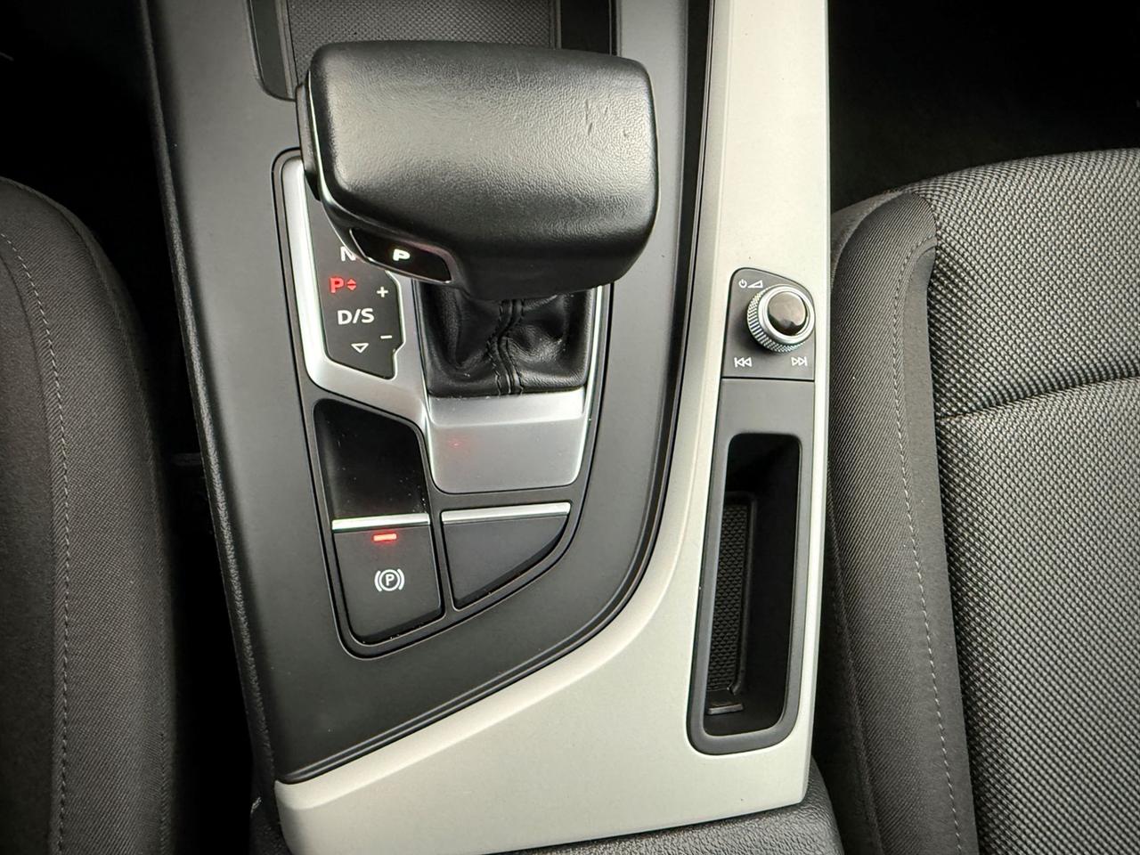 AUDI A4 V 2019 Avant A4 Avant 40 2.0 tdi mhev Business quattro 204cv s-tronic