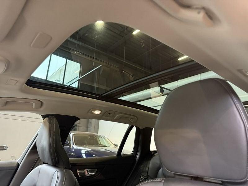 Volvo V60 Cross Country B4 D AWD autom. ULTIMATE