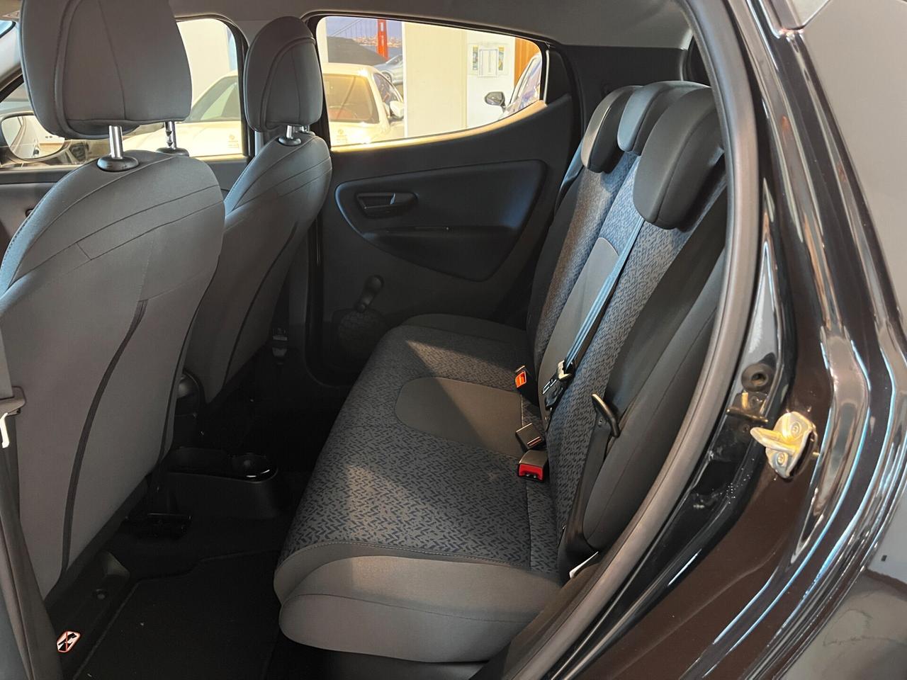 Lancia Ypsilon 1.0 FireFly 5 porte S&S Hybrid 2.000 KM