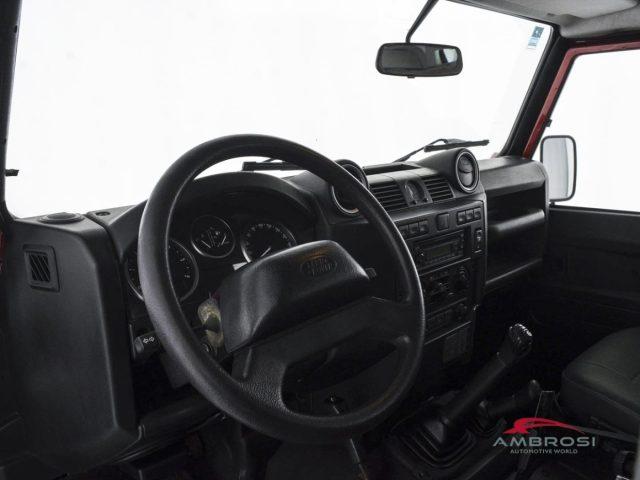 LAND ROVER Defender 90 2.4 TD4 Station Wagon E